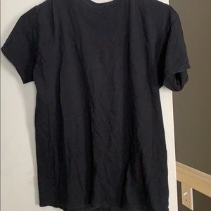 plain black tee shirt